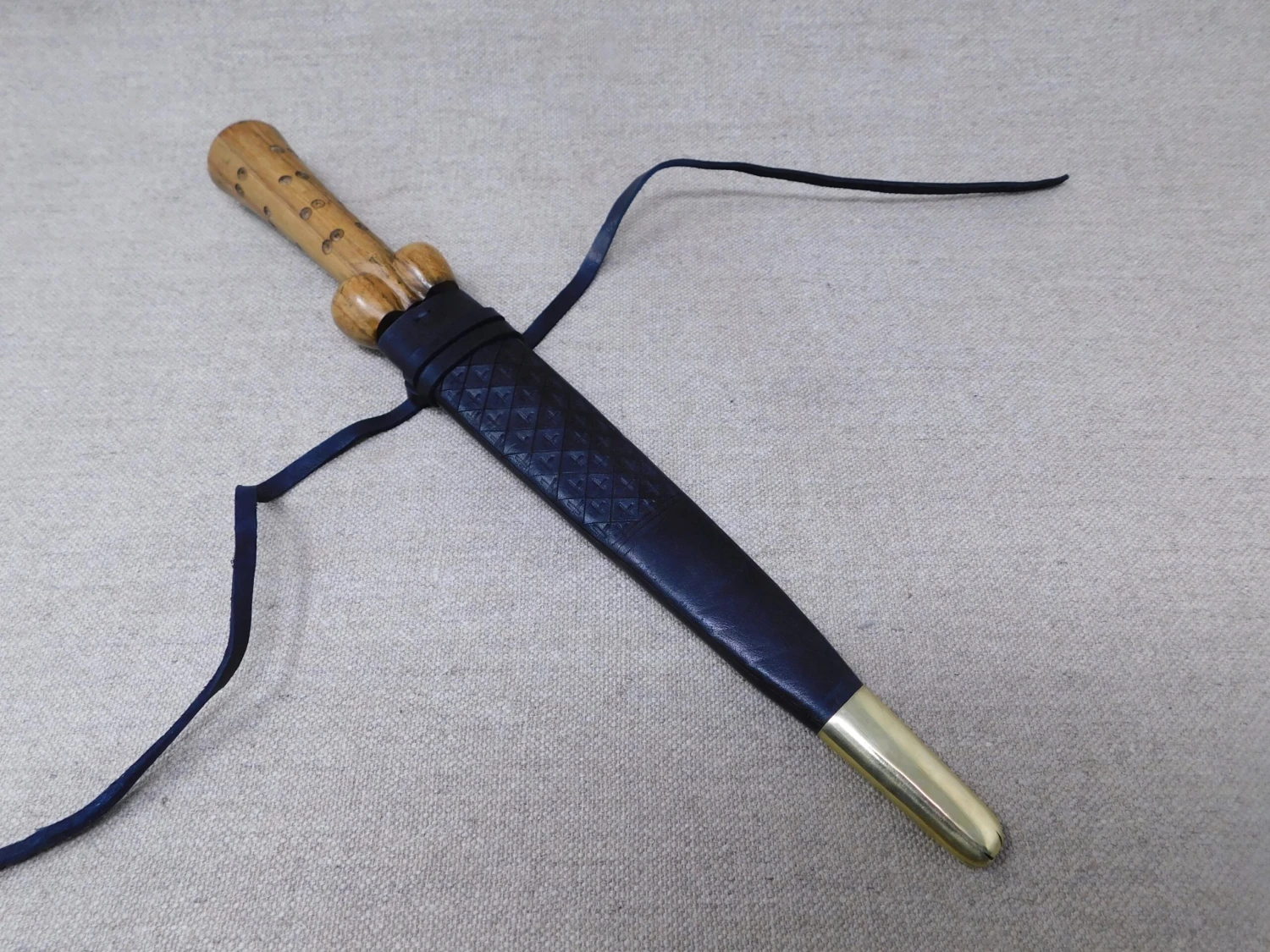 14thC - 15thC Medieval Bollock Dagger Dot And Circle 8 14thC - 15thC Medieval Bollock Dagger Dot And Circle - Image 7