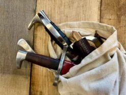 15th Century Wakefield Hanger Sword Bundle - With FREE Sword Bag 17 15th Century Wakefield Hanger Sword Bundle - With FREE Sword Bag -Tod Cutler Shop GrossesMesserswordbundleinswordbagzoomedin