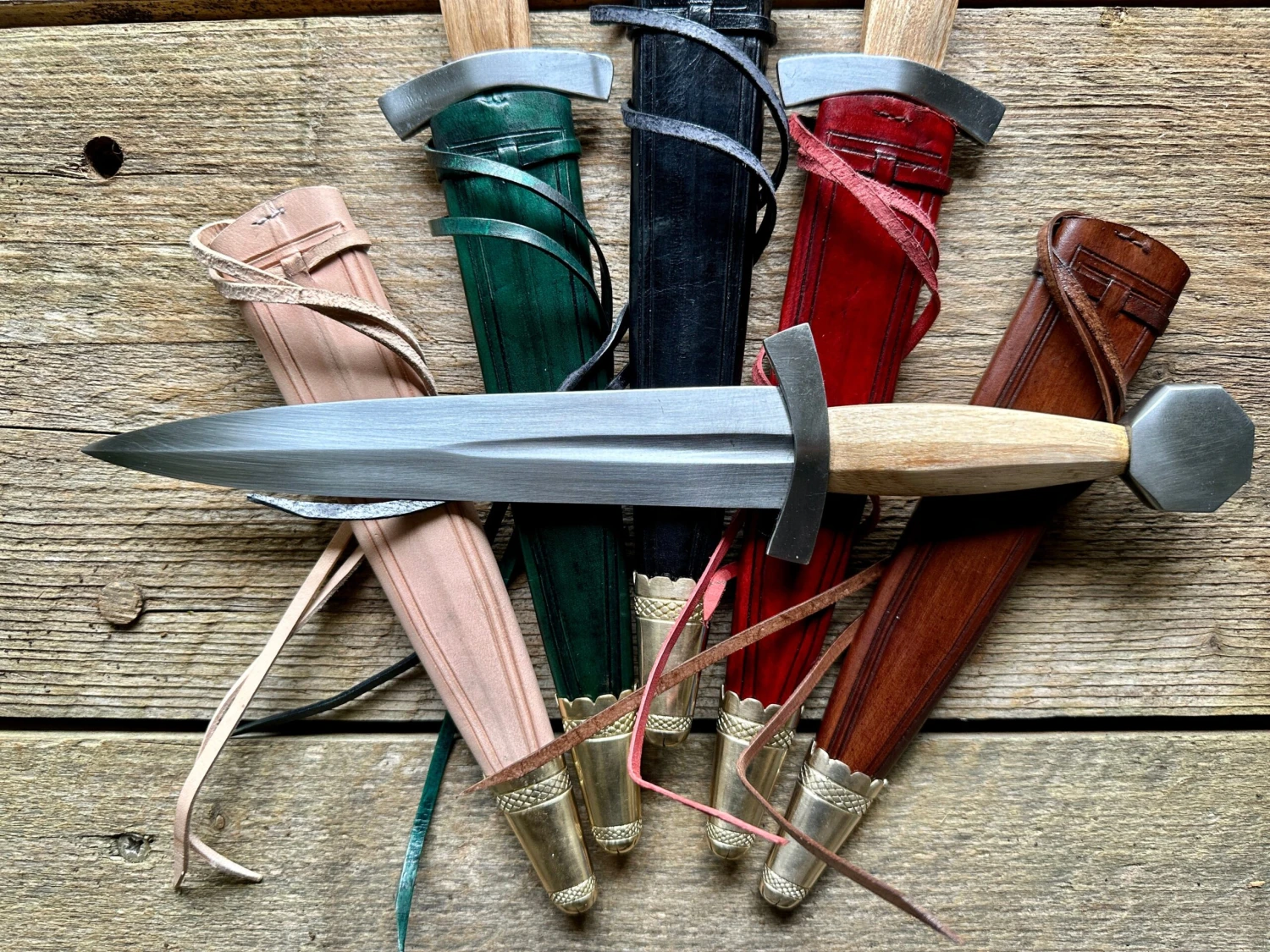 Late 13th Century Quillon Dagger 5 Late 13th Century Quillon Dagger - Image 3