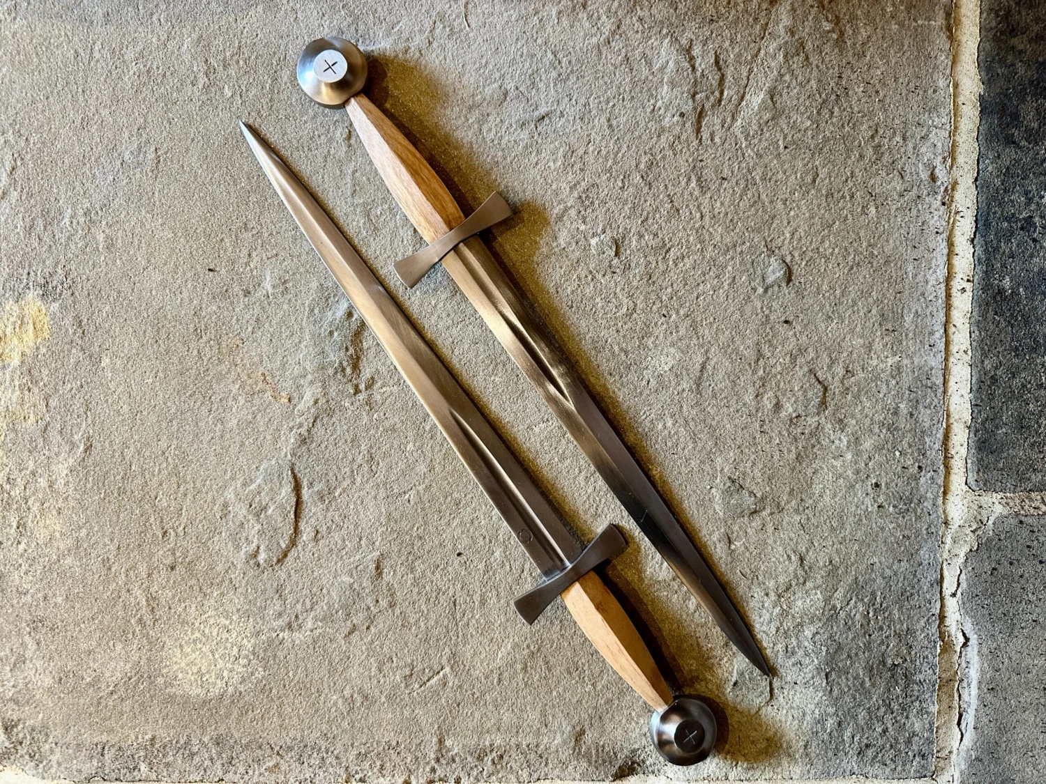 14th Century Long Quillon Dagger 5 14th Century Long Quillon Dagger - Image 3