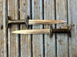 Tod Cutler Shop -Tod Cutler Shop TC11314 15thCItalianHornBaselard twoknivesopposed