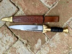 18thC Short Brass And Wood Dirk -Tod Cutler Shop TC118brassandwoodshortdirk brown