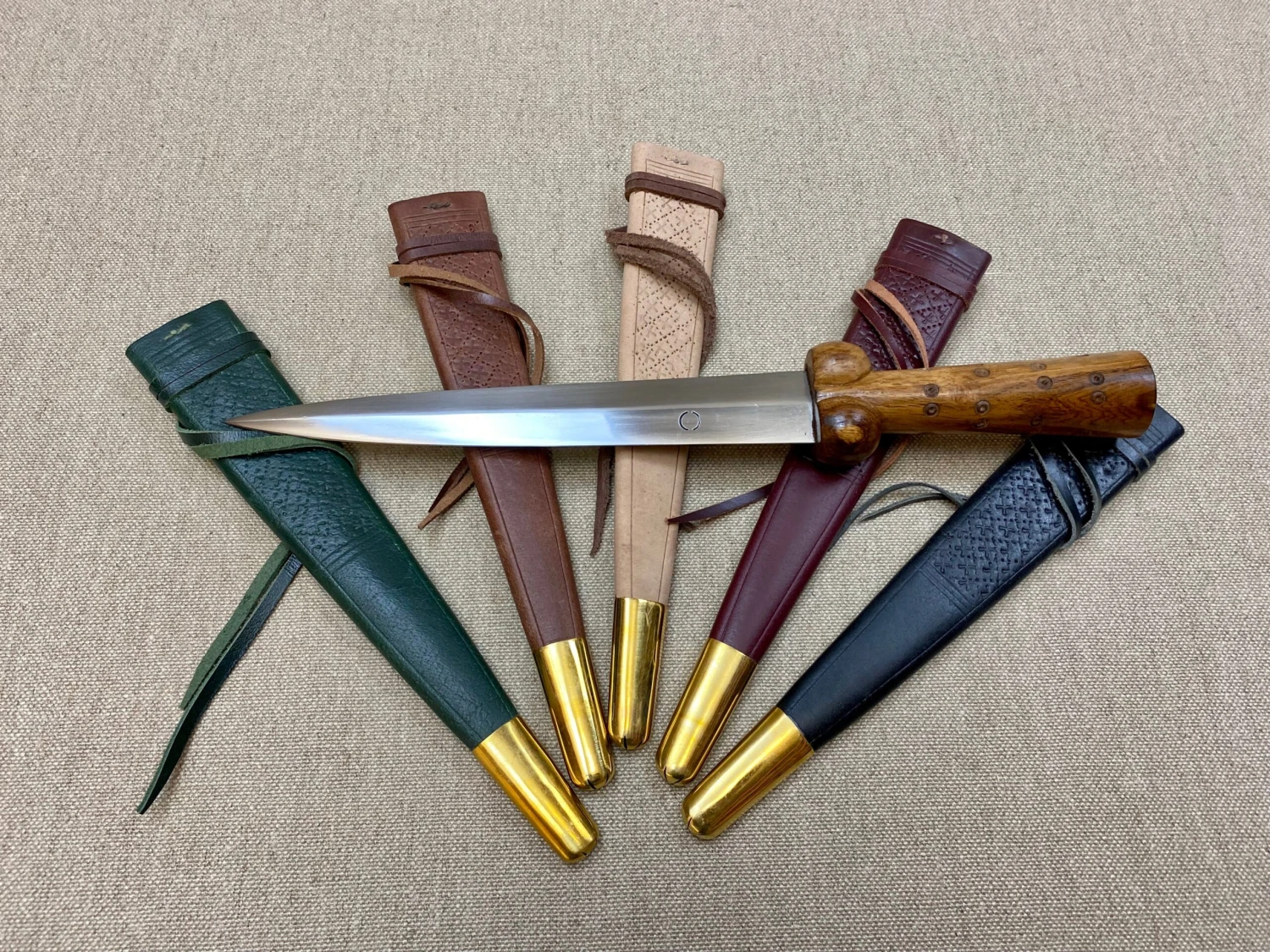 14thC - 15thC Medieval Bollock Dagger Dot And Circle 2 14thC - 15thC Medieval Bollock Dagger Dot And Circle