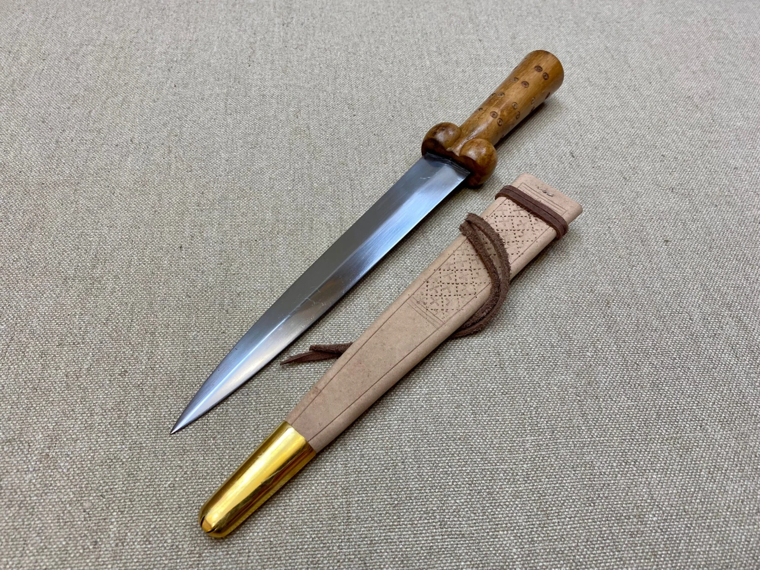 14thC - 15thC Medieval Bollock Dagger Dot And Circle 12 14thC - 15thC Medieval Bollock Dagger Dot And Circle - Image 11