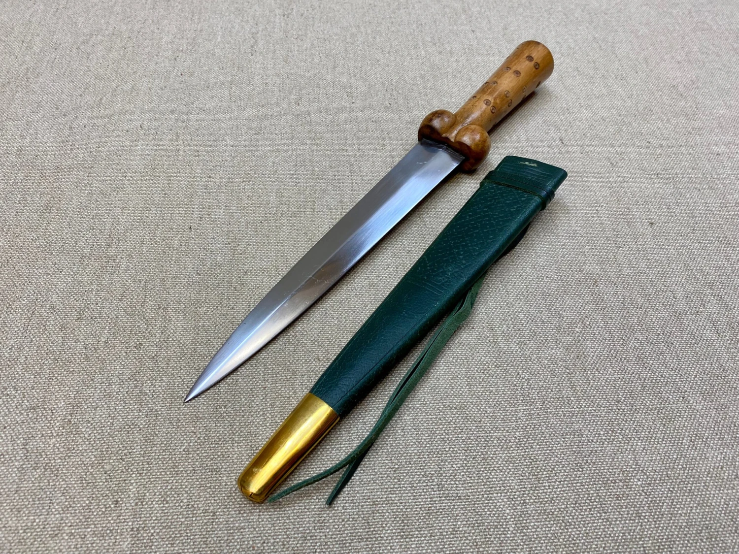 14thC - 15thC Medieval Bollock Dagger Dot And Circle 13 14thC - 15thC Medieval Bollock Dagger Dot And Circle - Image 12