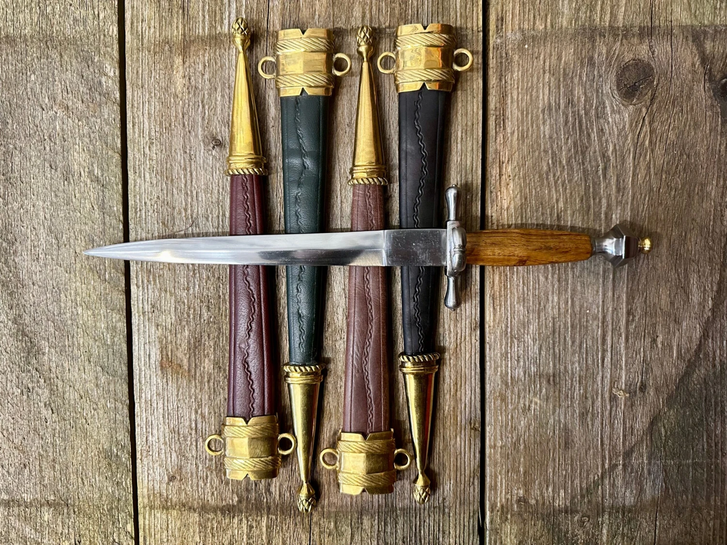 Late 16thC Quillon Dagger, Main Gauche 3 Late 16thC Quillon Dagger, Main Gauche