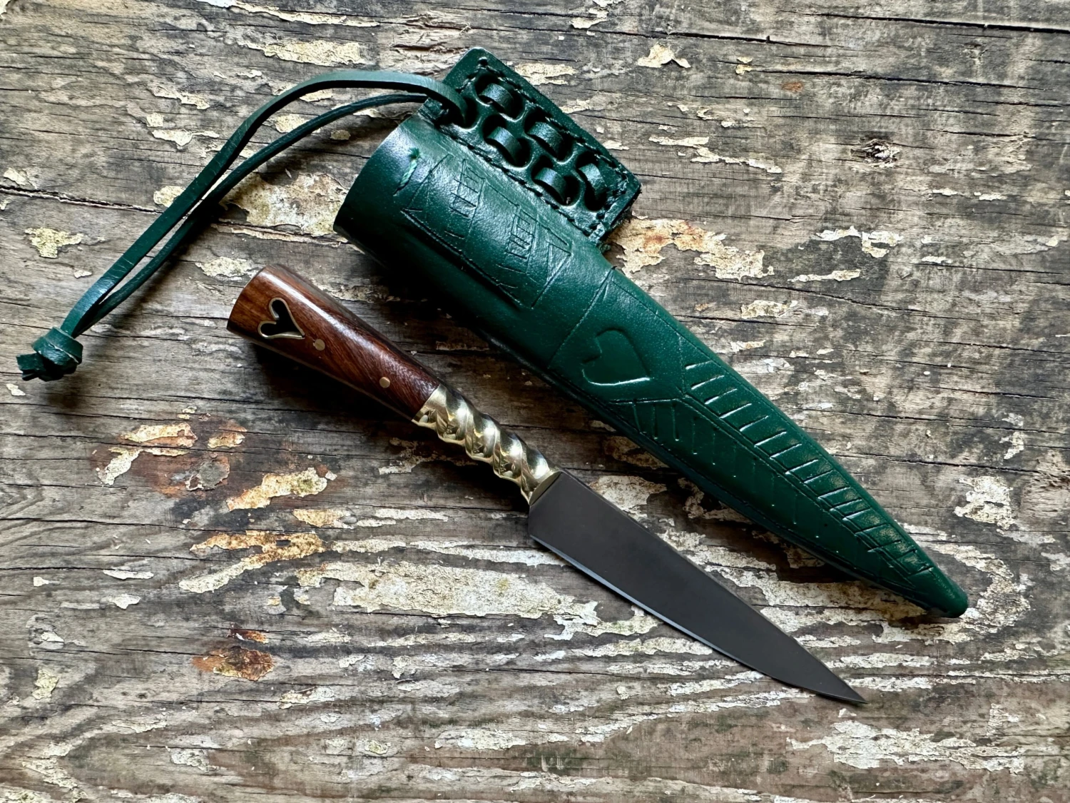 Heart Medieval Eating Knife In Wood 14-15th Century 6 Heart Medieval Eating Knife In Wood 14-15th Century - Image 4