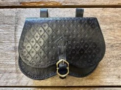 Small Bollock Pouch With Gusset 14-16thC 14 Small Bollock Pouch With Gusset 14-16thC -Tod Cutler Shop TCL17smallleatherpouch inblack