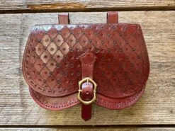 Small Bollock Pouch With Gusset 14-16thC 17 Small Bollock Pouch With Gusset 14-16thC -Tod Cutler Shop TCL17smallleatherpouch inred