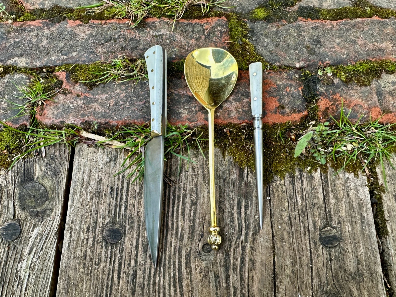 15thC Three Piece Eating Set In Bone Or Horn 5 15thC Three Piece Eating Set In Bone Or Horn - Image 3