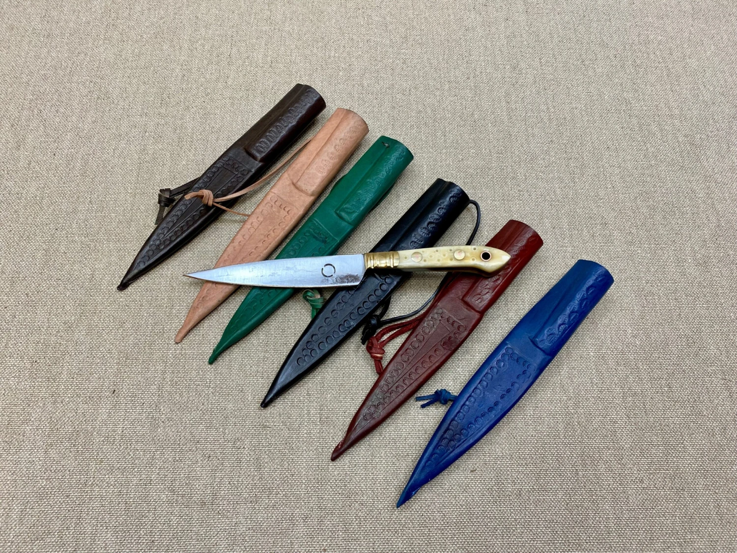 Bone Handled Medieval Eating Knives -14thC - 15thC TCP8 4 Bone Handled Medieval Eating Knives -14thC - 15thC TCP8 - Image 2