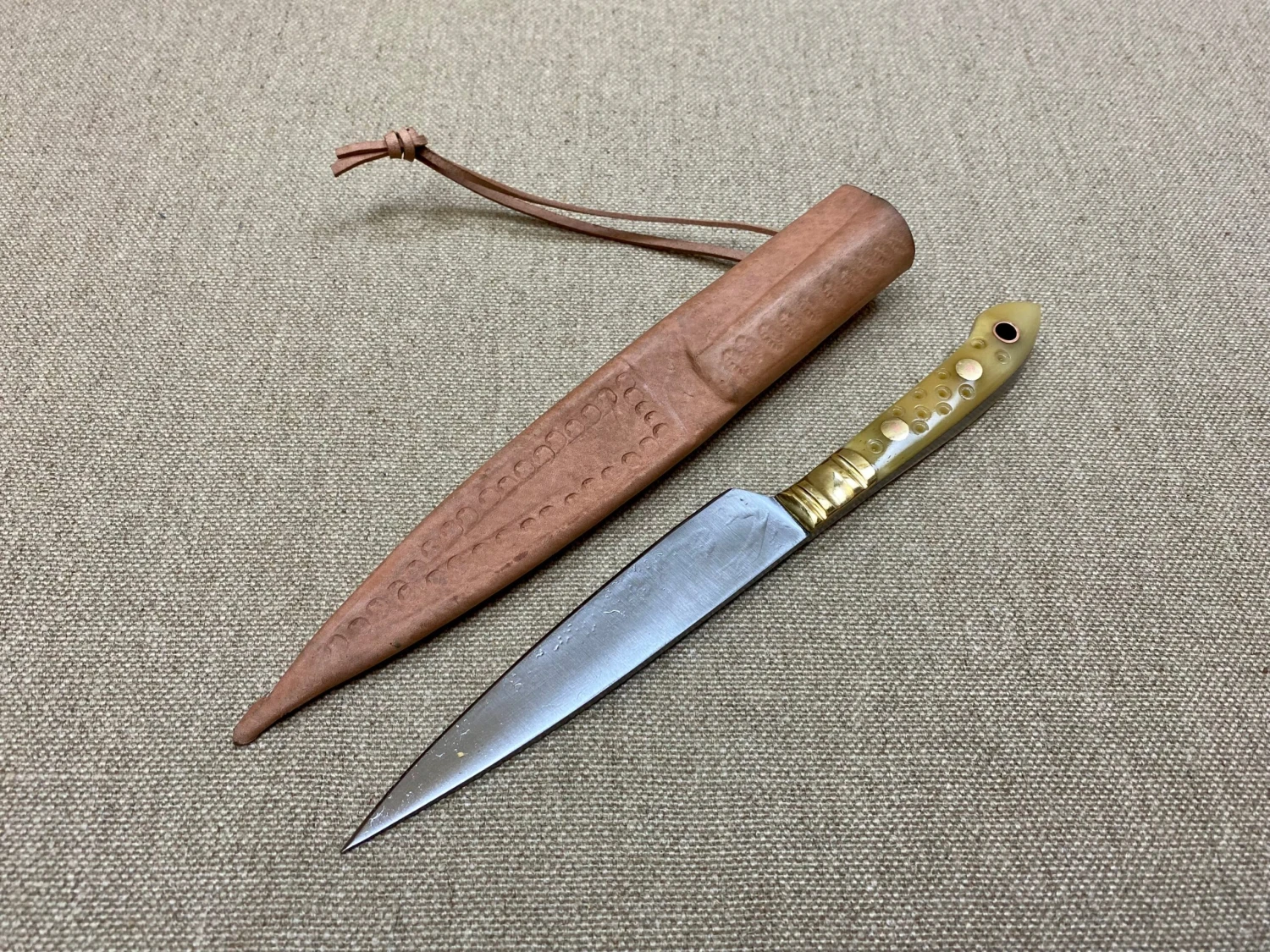 Bone Handled Medieval Eating Knives -14thC - 15thC TCP8 10 Bone Handled Medieval Eating Knives -14thC - 15thC TCP8 - Image 8