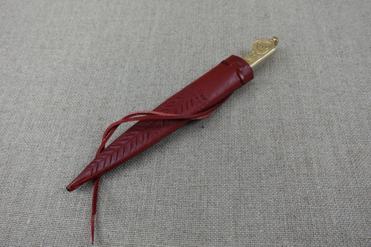 Medieval Brass Handled Eating Knife 13th-16thC 'Be Merie' 'Domine'. 13 Medieval Brass Handled Eating Knife 13th-16thC 'Be Merie' 'Domine'. - Image 11