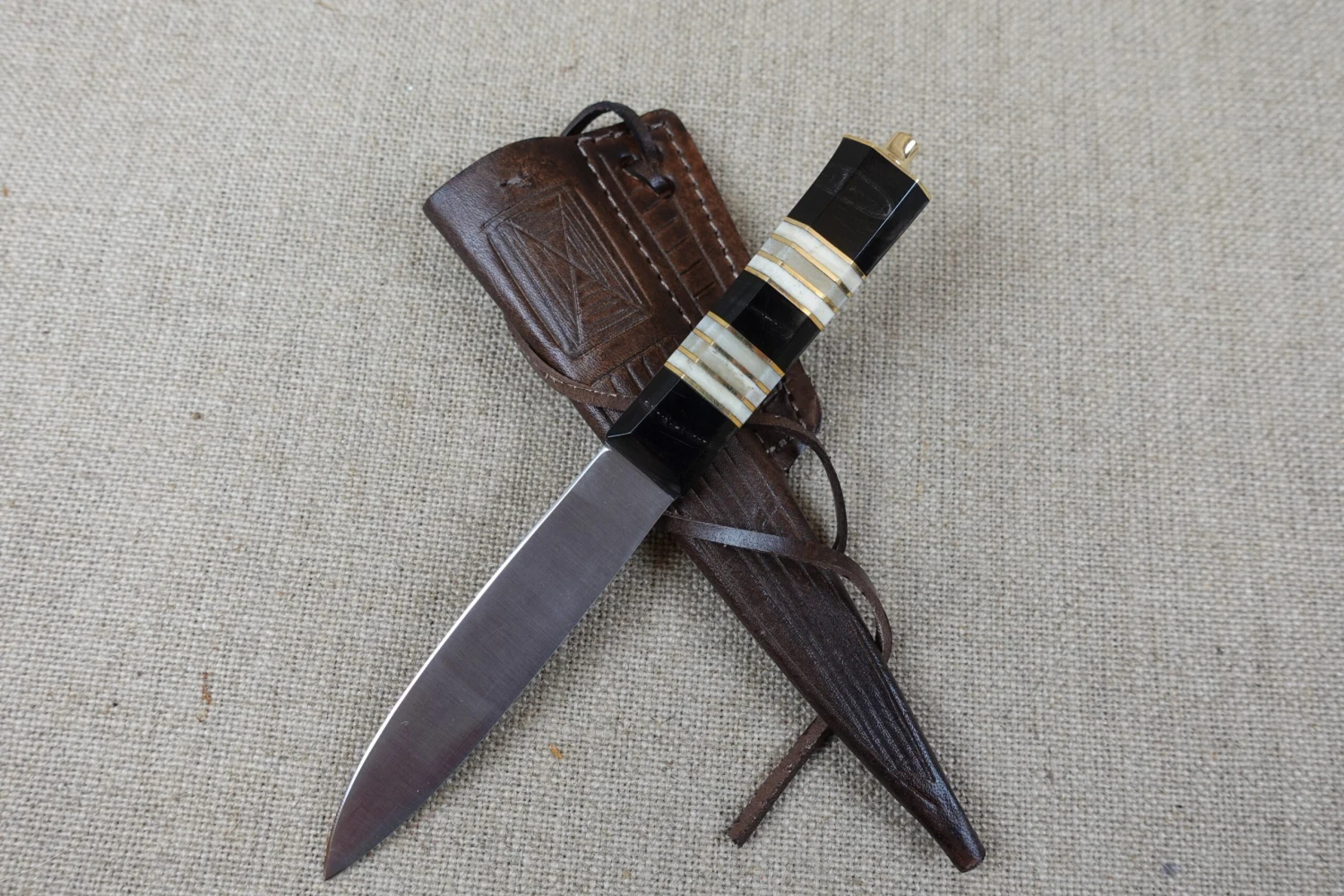 Horn And Bone Layered Medieval Eating Knife 14th To Early 16thC 6 Horn And Bone Layered Medieval Eating Knife 14th To Early 16thC - Image 5