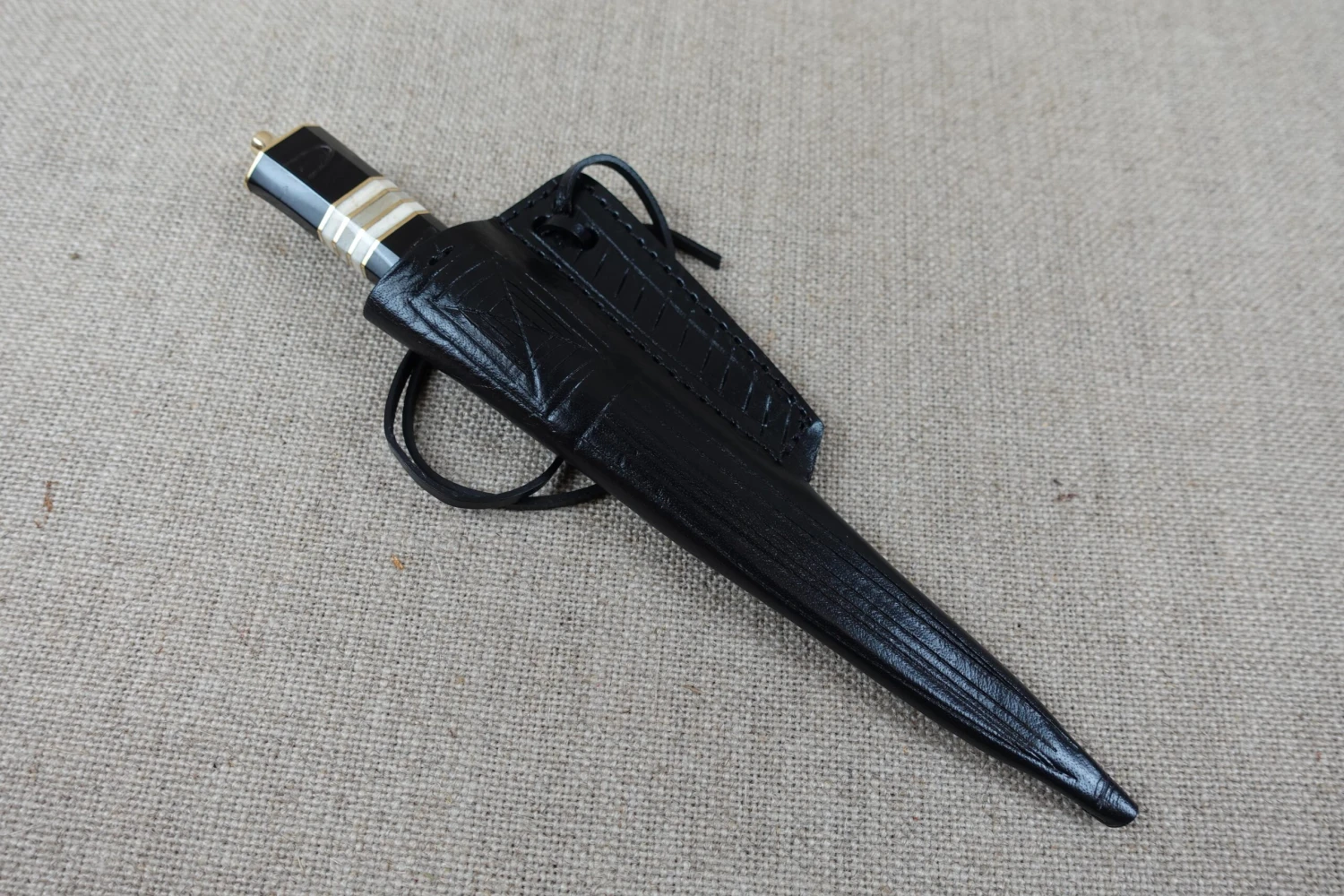 Horn And Bone Layered Medieval Eating Knife 14th To Early 16thC 7 Horn And Bone Layered Medieval Eating Knife 14th To Early 16thC - Image 6