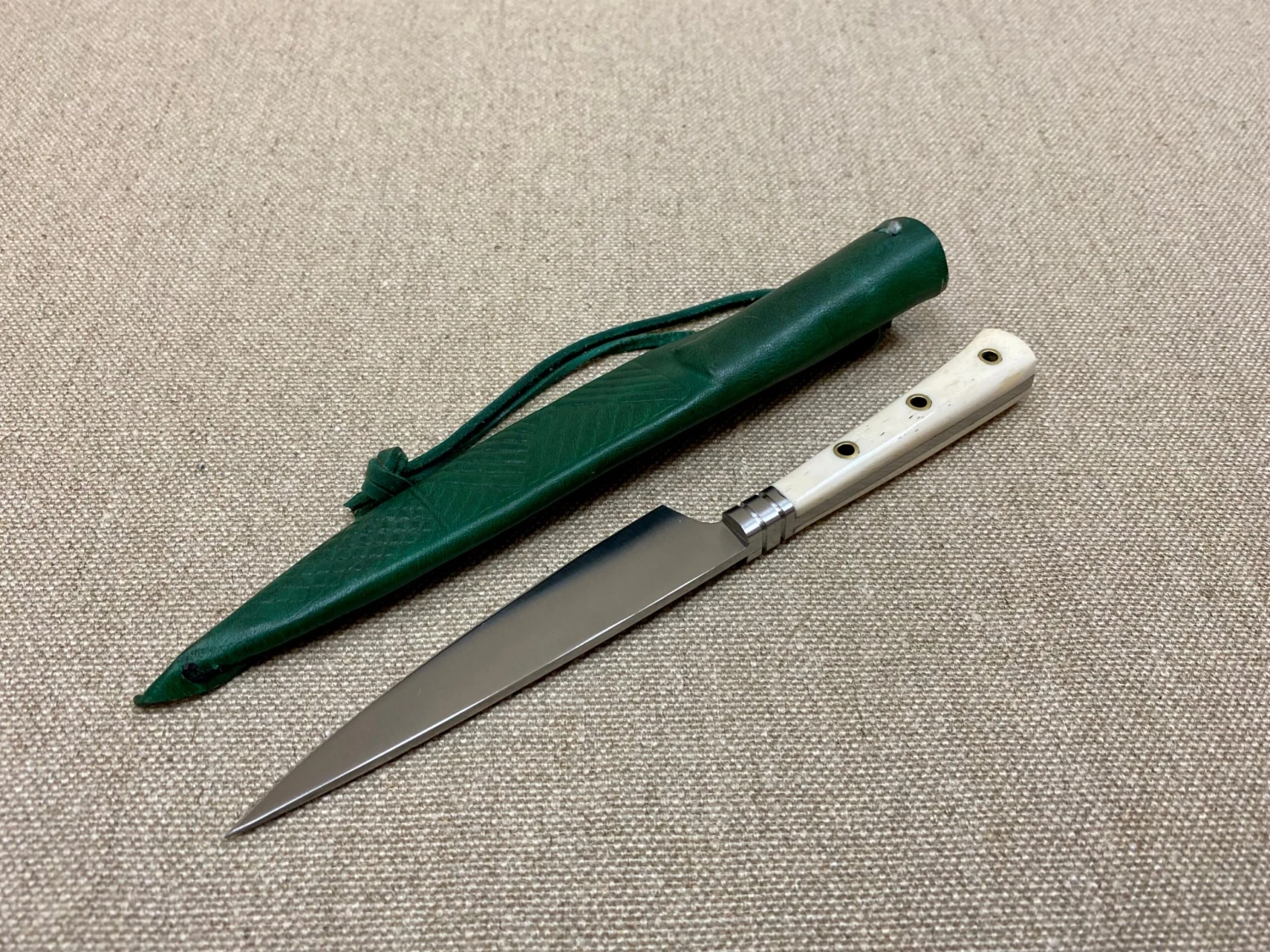 Small Bone Handled Medieval Eating Knives 14thC-15thC 11 Small Bone Handled Medieval Eating Knives 14thC-15thC - Image 9