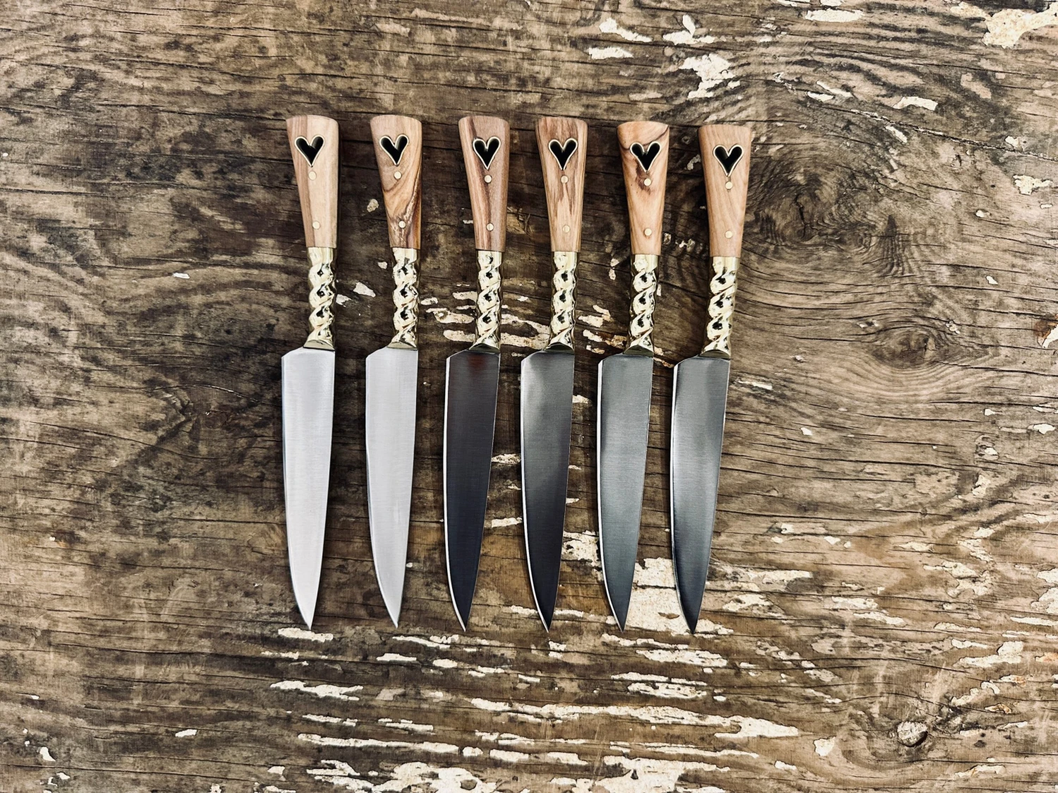 Heart Medieval Eating Knife In Olive Wood 14-15th Century 3 Heart Medieval Eating Knife In Olive Wood 14-15th Century