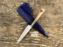 Heart Medieval Eating Knife In Olive Wood 14-15th Century 14 Heart Medieval Eating Knife In Olive Wood 14-15th Century -Tod Cutler Shop TCPHeartlight bluescab