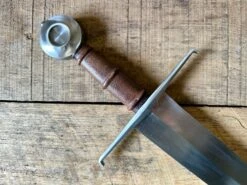 Castillon Single Handed Medieval Sword - Type XV 1400-1470 20 Castillon Single Handed Medieval Sword - Type XV 1400-1470 -Tod Cutler Shop TCS5Castillon closeupofguard gripandpommel