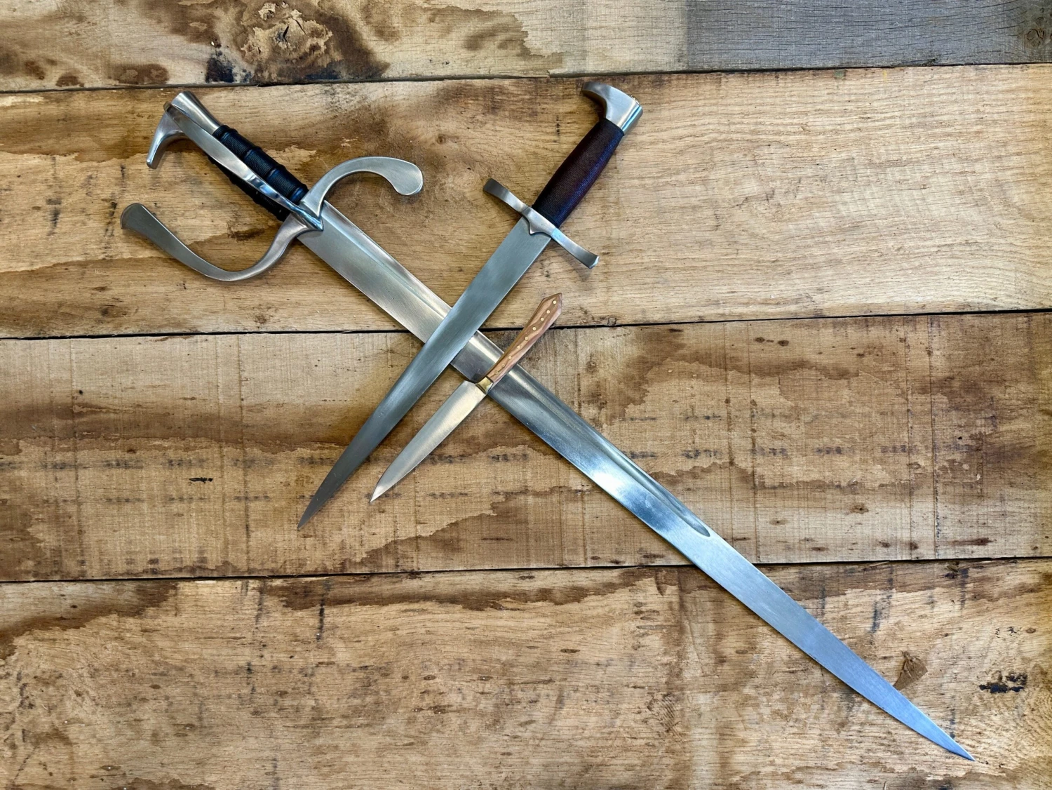 15th Century Wakefield Hanger Sword Bundle - With FREE Sword Bag 5 15th Century Wakefield Hanger Sword Bundle - With FREE Sword Bag - Image 4