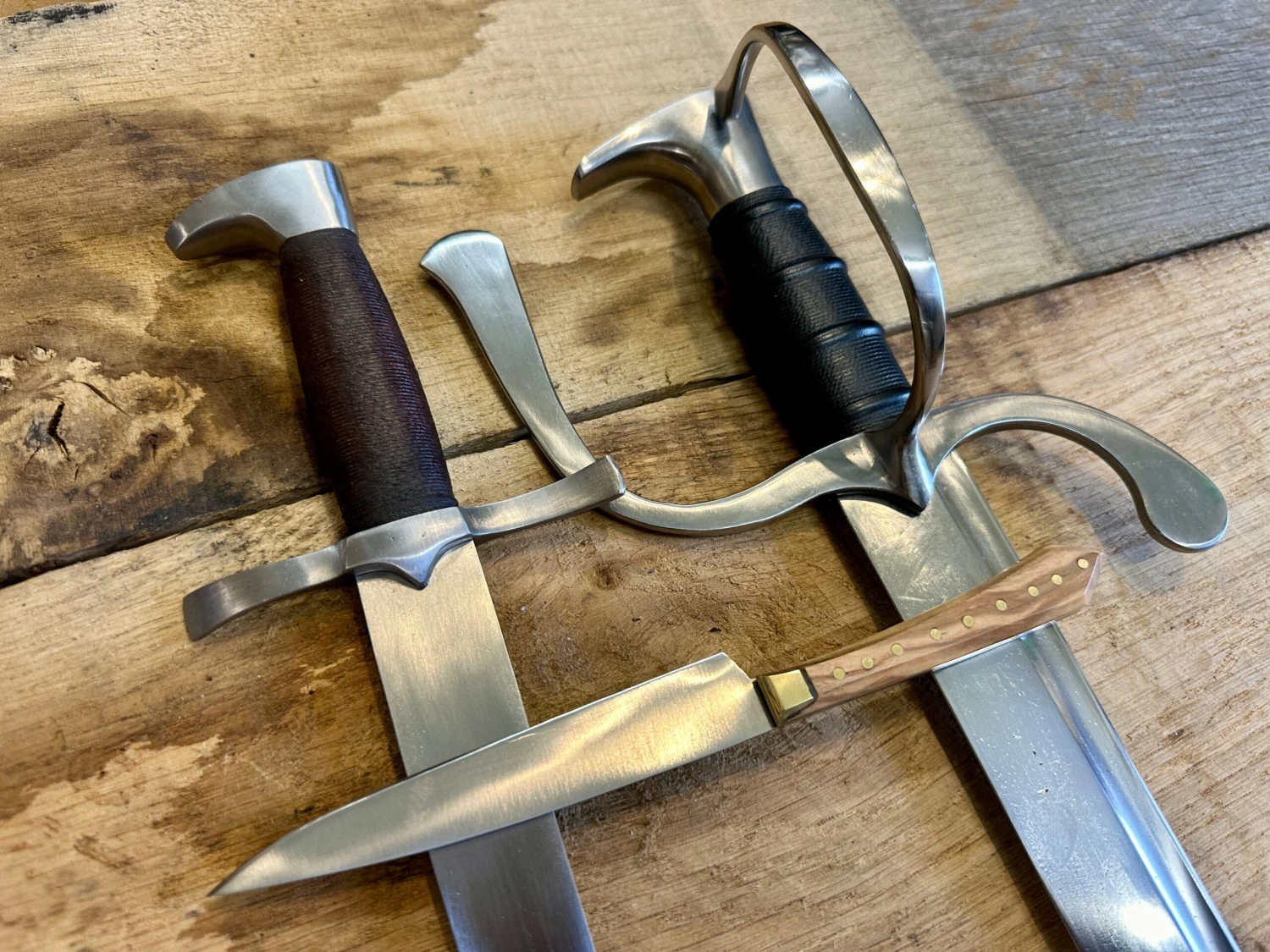 15th Century Wakefield Hanger Sword Bundle - With FREE Sword Bag 7 15th Century Wakefield Hanger Sword Bundle - With FREE Sword Bag - Image 6